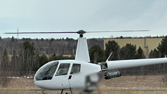 L&#039;hélicoptère R44 pendant l&#039;essai au sol (Image source : Robinson Helicopter Company)