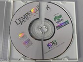 Le CD qui s'est cassé alors qu'on le nettoyait et le polissait avec précaution.