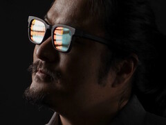 Les lunettes intelligentes TranscribeGlass affichent en direct des transcriptions de conversations de l'IA de la parole au texte. (Source de l'image : TranscribeGlass)