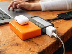 Le CorePlus est une banque d&#039;énergie modulaire dotée d&#039;une prise de courant (Source : CorePlus)