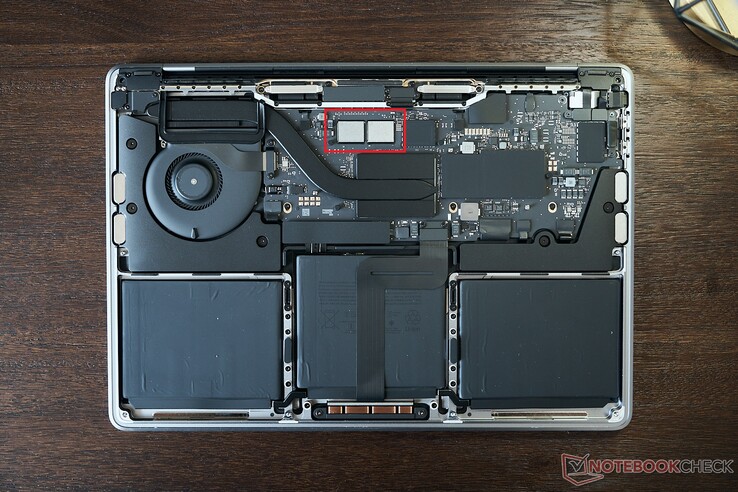 2022 Apple MacBook Pro 13 avec puce M2 et SSD de 1 To - deux puces de stockage.