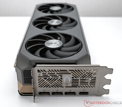 La RTX 5070 Ti Super devrait offrir plus de VRAM que la RTX 5070 Ti présentée ici (image source : Notebookcheck)