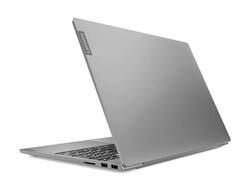 En test : le Lenovo IdeaPad S540-15IML. Modèle de test fourni par