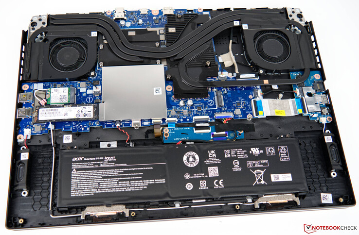 L'Acer Nitro 5 AN517-55-738R sans plaque de base