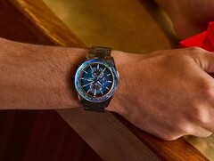 La montre Attesa H800 Full Sapphire Bezel de Citizen (photo) sortira en octobre 2025. (Source de l&#039;image : Citizen)