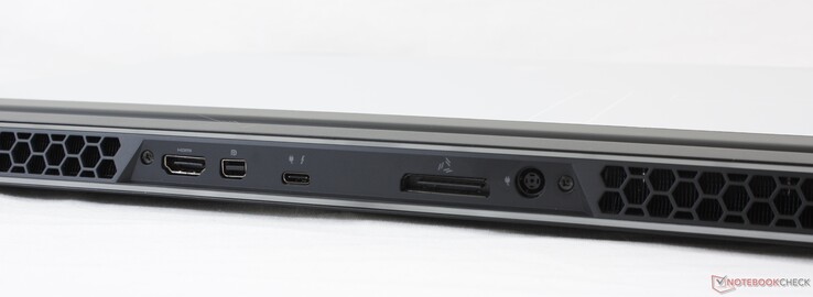 A l'arrière : HDMI 2.0b, mini DisplayPort 1.4, USB C avec Thunderbolt 3, amplificateur graphique, entrée secteur.