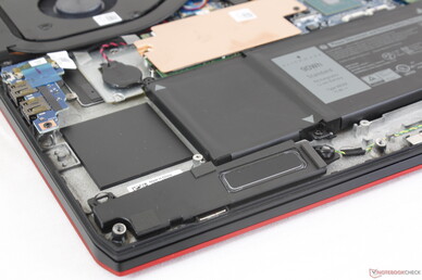 Alienware m17 - Haut-parleurs stéréos sans subwoofer. Alienware m17 - Haut-parleurs stéréos sans subwoofer.