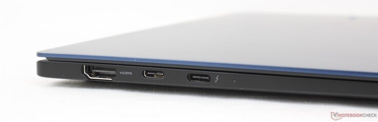 A gauche : HDMI, USB-C avec DisplayPort + Power Delivery, USB-C avec Thunderbolt 4 + DisplayPort + Power Delivery