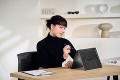 Le MSI Prestige 16 Flip AI+ propose les options Core Ultra X9 et Core Ultra 7 Panther Lake-H. (Source de l'image : MSI)