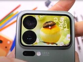 Le Xiaomi 17 Pro et son écran secondaire au dos sont soumis à un test de durabilité (Image source : JerryRigEverything)