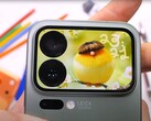 Le Xiaomi 17 Pro et son écran secondaire au dos sont soumis à un test de durabilité (Image source : JerryRigEverything)