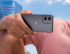 Le Moto G24 sera livré avec Android 14 en quatre couleurs. (Source de l&#039;image : Motorola)