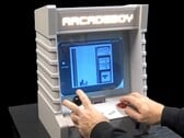 L'Arcadeboy transforme une Game Boy en machine d'arcade avec un écran de 12 pouces (Source : Chris Fletcher)