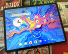 Le Teclast Art Pad Pro est également livré avec un stylet à 4096 niveaux de pression et un adaptateur de 30 watts. (Source de l'image : Notebookcheck)