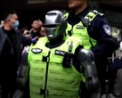 Le PM01 de la société Engine AI a été le premier robot humanoïde utilisé par la police. (Source de l'image : CGTN)