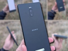 Le prototype Sony Xperia à vendre est doté d&#039;un double appareil photo et d&#039;une mémoire de 6 Go/128 Go. (Source de l&#039;image : OLX - édité)
