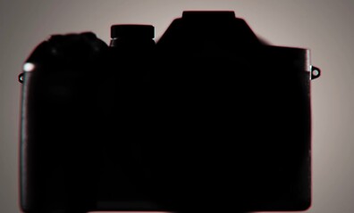 La silhouette du Sony RX10 V est très différente…