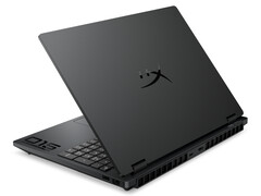 L'HyperX Omen 15 pèse entre 2,2 kg et 2,3 kg, selon la variante choisie. (Source de l'image : HP)