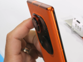 Le X2 Pro peut-il survivre ? (Source : JerryRigEverything via YouTube)