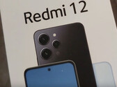 Il semble que Xiaomi ait déjà produit en masse des unités de vente au détail du Redmi 12. (Source de l'image : Newzonly &amp; @passionategeekz)