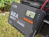 Contrôleur de charge solaire en action