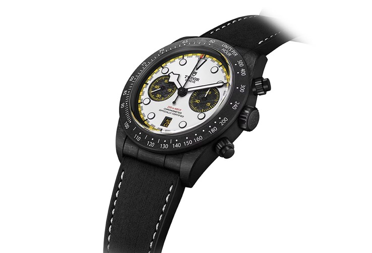 La montre Tudor Black Bay Chrono Carbon 26 possède deux cadrans secondaires 