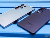 Le successeur du Galaxy S25 Edge (photo) devrait recevoir un nouvel appareil photo ultra-large de 50 MP. (Source de l'image : Notebookcheck)