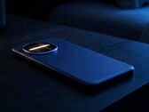 Le Sharp Aquos R11 est équipé d'une bande LED RVB intégrée au module de l'appareil photo.