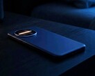 Le Sharp Aquos R11 est équipé d'une bande LED RVB intégrée au module de l'appareil photo.
