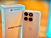 Le Motorola Edge 70 Plus est en fait moins cher et légèrement moins bien équipé que l’Edge 70.