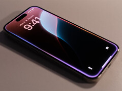 L&#039;iPhone 16 Pro utilise un écran OLED classique, contrairement à ses frères et sœurs iPad Pro. (Source de l&#039;image : Appshunter.io &amp;amp; Unsplash)