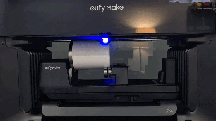 eufyMake Impression E1 sur un mug avec anse.