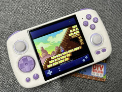 Le RG Cube devrait être suffisamment puissant pour émuler les jeux Gamecube et PlayStation 2. (Source de l'image : Discord)