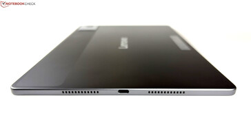 Droite : Haut-parleur, USB-C 2.0, haut-parleur