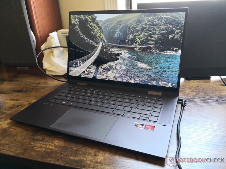 Tablette ou ultrabook, pourquoi choisir ? Le HP Envy x360 15-ey0001nf,  convertible 15 pouces avec écran OLED tactile est actuellement bradé  (Ryzen, 16 Go RAM, SSD 1 To) – LaptopSpirit