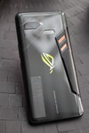 L'Asus ROG Phone avec son logo RVB Rog Aura.
