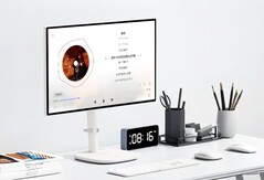 Le dernier moniteur intelligent de KTC est doté de quatre haut-parleurs et d'une webcam de 8 MP (Source de l'image : KTC)