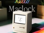 Le Maclock a été conçu sur le modèle du Macintosh Classic. (Source de l'image : Kokogol)