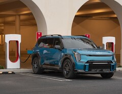 Un Kia EV utilisant un Supercharger. Tesla a ouvert son réseau de recharge aux véhicules électriques Kia en Amérique du Nord (Source : Kia)