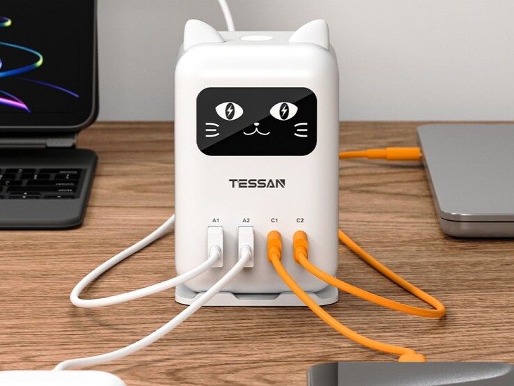 La station de charge Tessan CS07 65W peut alimenter deux appareils USB-A et deux appareils USB-C simultanément.