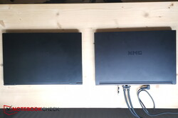 XMG Pro 15 (gauche) vs XMG Neo 15 (droite)
