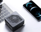 Le EM780 est équipé d'un Ryzen 7 7840U, de 32 Go de mémoire vive et de deux disques durs SSD en Europe. (Source de l'image : MINISFORUM)