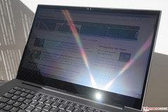 Lenovo ThinkPad X1 Extreme - Dans la lumière directe du soleil.