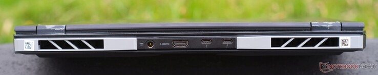 Arrière : Connecteur de charge, HDMI 2.1, 2x Thunderbolt 4