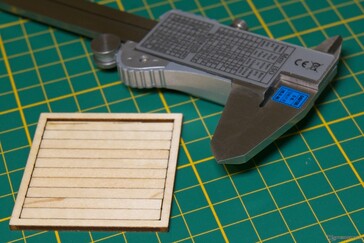 La précision dimensionnelle et la largeur de coupe peuvent au moins être estimées