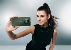 Le Realme 12 présente un design moderne avec un module caméra rond. (Image : Realme)