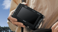 Le Sony Vaio UX était un minuscule PC à part entière qui tenait dans la paume de votre main. Le facteur de forme le plus proche semble maintenant être celui des joypads. (Source de l'image : Sony)