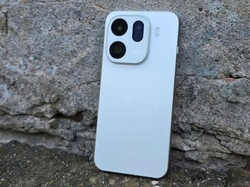 L'Oppo Find X9 Pro en revue. (Source de l'image : Marcus Herbrich)