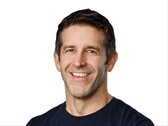 John Ternus est le nouveau PDG d’Apple après le mandat de 15 ans de Tim Cook.