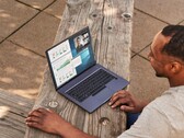 L'élément portable Intel NUC P14E possède un écran 3:2 et une batterie de 77 Wh. (Image source : Intel)
